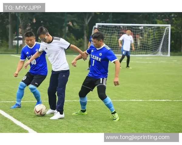 足球球星学历大揭秘 各大球员的教育背景一览