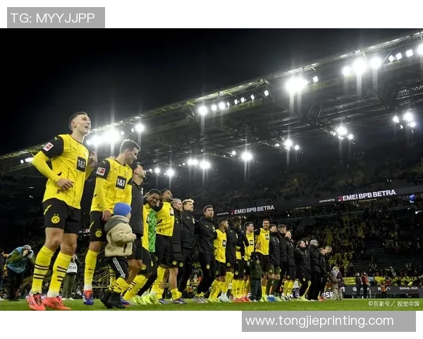 那些曾经闪耀绿茵的足球巨星如今老去他们的故事依然动人